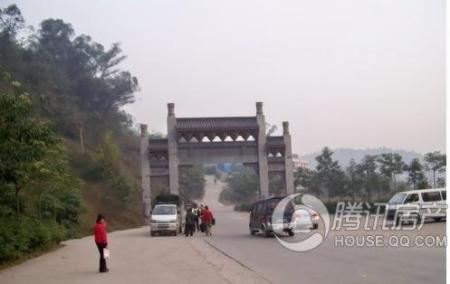 暂无电话 楼盘地址:九龙坡重庆市九龙坡区中梁山玉清寺  开盘时间