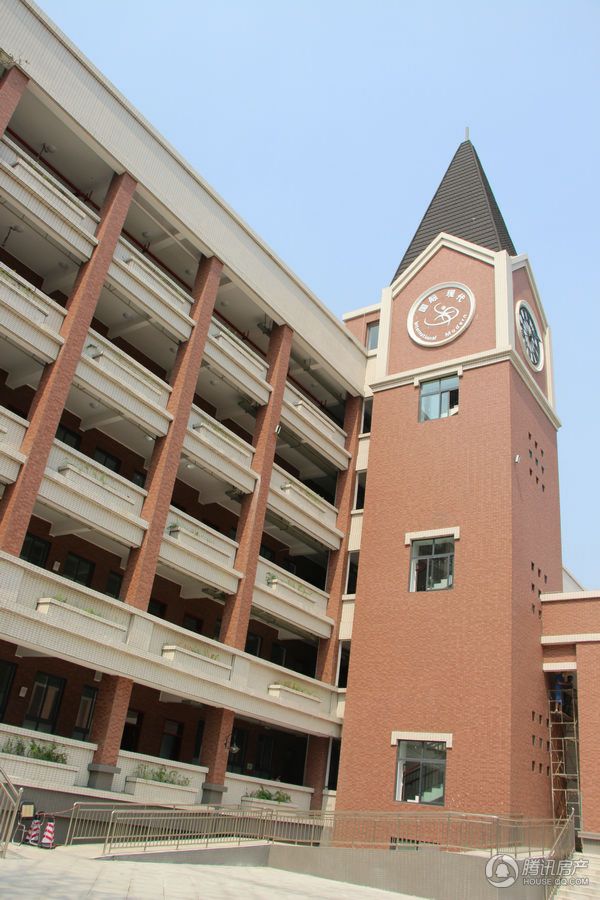 龙江路小学